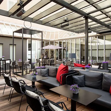 Отель Anantara Grand Krasnapolsky 5*