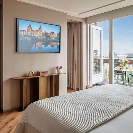 Отель Anantara Grand Krasnapolsky