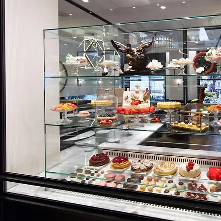 호텔 Anantara Grand Krasnapolsky 5*