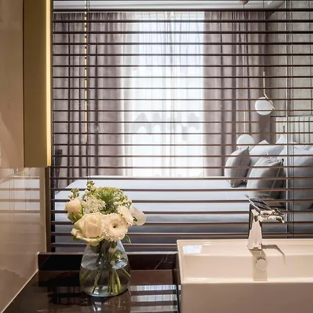 Отель Anantara Grand Krasnapolsky 5*