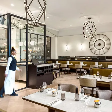 Hotel Anantara Grand Krasnapolsky