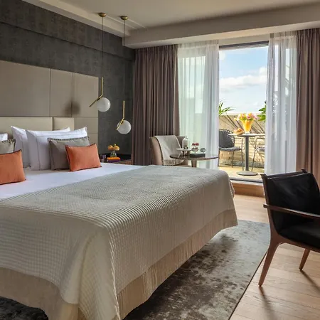 Hotel Anantara Grand Krasnapolsky 5*
