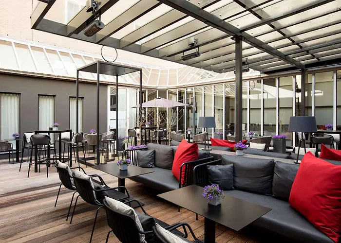 Hotel Anantara Grand Krasnapolsky 5*