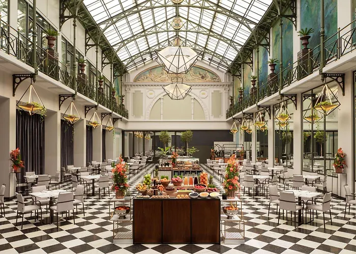 Hotel Anantara Grand Krasnapolsky