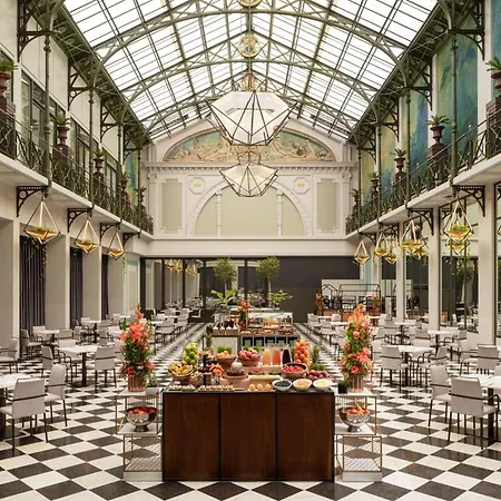 Hotell Anantara Grand Krasnapolsky